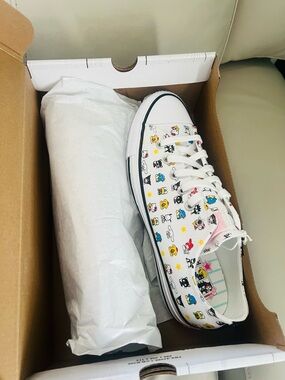 Converse White Hello Kitty & Friends Low Top Sneakers